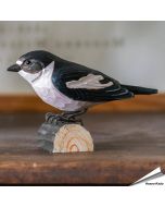Handgemaakte DecoBird Bonte vliegenvanger kopen? Natuurgetrouwe houten vogel van Wildlife Garden. Duurzame vogeldecoratie & uniek cadeau ➤ Aniculis