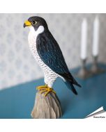 Houtgesneden vogel in de vorm van een Slechtvalk is een mooie decoratie waar het hele gezin dol op zal zijn ✔️ Levensecht vorm- en kleur gegeven model ➤ Koop nu online bij Aniculis