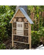Insectenhotel met metalen dak XXL in de tuin