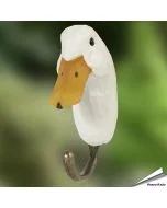 Handgesneden Houten Kledinghaak Eend van Wildlife Garden met witte kop, glazen ogen en geel-oranje snavel. Afmeting ca. 3,9 x 6,7 x 12,3 cm.