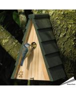 Nestkast Aspen 28mm ✔️ Aanbevolen door Vogelbescherming NL ✔️ Geschikt voor pimpelmees, kuifmees, glanskop en zwarte mees ✔️ FSC-hout ➤ Bestel bij Aniculis