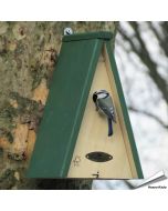 Nestkast Miami 28mm ✔️ Geschikt voor pimpelmees, kuifmees, glanskop en zwarte mees ✔️ FSC-hout ✔️ Aanbevolen door Vogelbescherming NL ✔️ Bestel bij Aniculis!