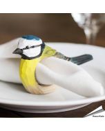 Houtgesneden servetring - Pimpelmees ✔️ Breng de natuur naar je tafel ✔️ Gemaakt van duurzaam hout ✔️ Beschilderd met milieuvriendelijke verf ✔️ Bestel nu in de Aniculis Online-Shop
