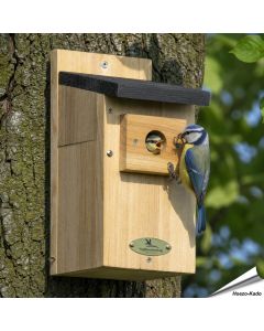 Houten nestkast met 28mm opening voor pimpelmees & andere mezen ✔️ FSC-hout ✔️ Goede isolatie ➤ Veilige broedplek voor tuinvogels