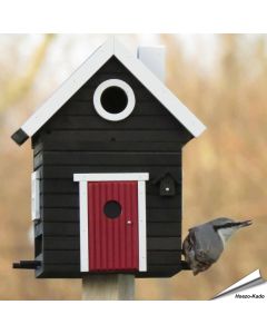 Multiholk Svart Hus van Wildlife Garden ✔️ Nestkast en voederhuis in 1 ✔️ Voor kleine tuinvogels ✔️ Geïnspireerd op Scandinavische architectuur ➤ Bestel nu op www.aniculis.nl