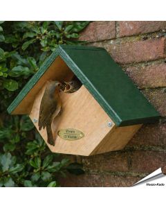 Nestkast voor roodborst en winterkoning ✔️ Aanbevolen van Vogelbescherming NL ✔️ Halfopen constructie ✔️ FSC-gecertificeerd hout ✔️ Koop bij Hoezo-Kado
