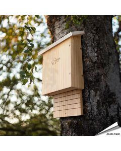 Houten Vleermuiskast met metalen dak - www.aniculis.nl
