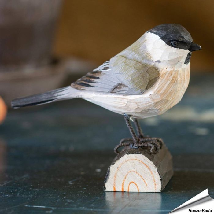 Houtgesneden vogel in de vorm van een Glanskop is een mooie decoratie waar het hele gezin dol op zal zijn ✔️ Levensecht vorm- en kleur gegeven model ➤ Koop nu online bij Aniculis