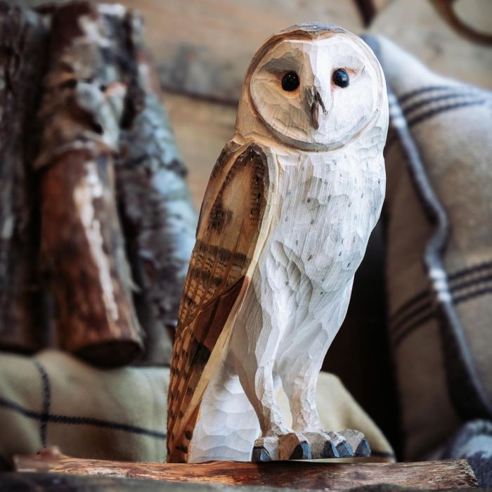 Houtgesneden vogel in de vorm van een kerkuil is een mooie decoratie waar het hele gezin dol op zal zijn ✔️ Levensecht vorm- en kleur gegeven model ➤ Koop nu online bij Aniculis