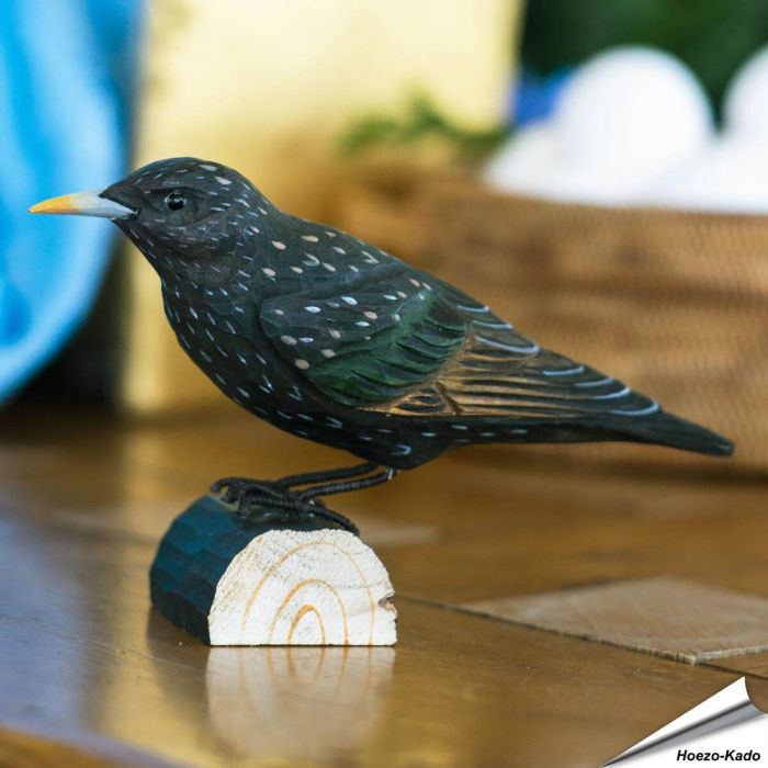 Handgemaakte DecoBird Spreeuw kopen? Natuurgetrouwe houten vogel van Wildlife Garden. Duurzame vogeldecoratie & uniek cadeau ➤ Aniculis