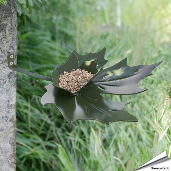 Breng sfeer in je tuin met de Leaf Me wandvoederschaal ✔️ Gemaakt van duurzaam metaal, stijlvol bladontwerp ✔️ Perfect cadeau ➤ Bestel bij Aniculis.nl