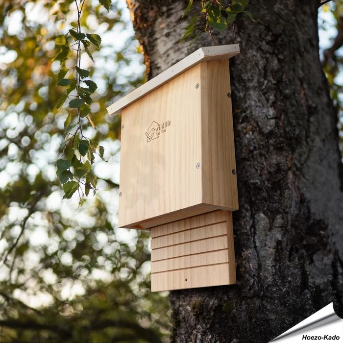 Houten Vleermuiskast met metalen dak - www.aniculis.nl