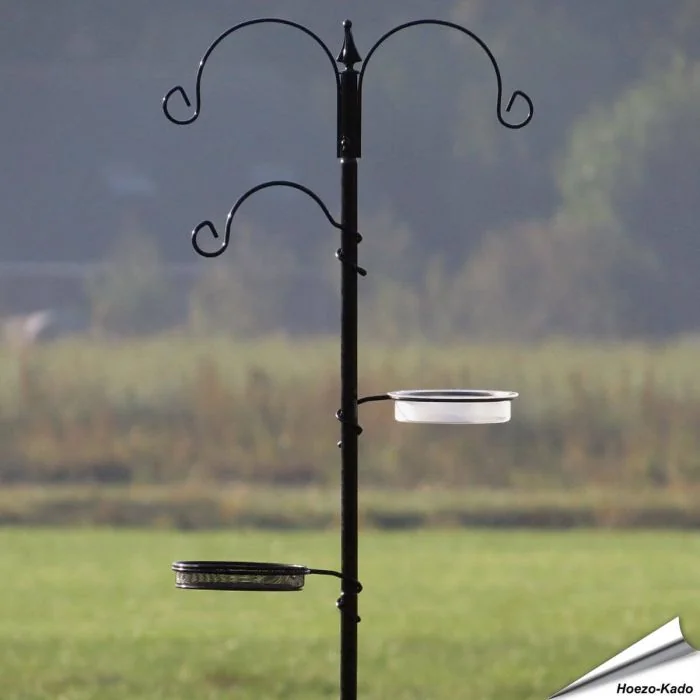 Vogelvoederstation als compleet set ✔️ Stevig, weerbestendig & eenvoudig te monteren ✔️ Perfect voor wilde vogels in de tuin ✔️ Bestel nu online bij Aniculis